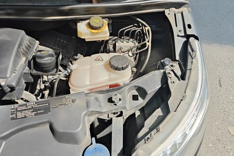 Used Mercedes-Benz Vito 2020 2.0T Elite Version 7 Seats Engine Bay Left