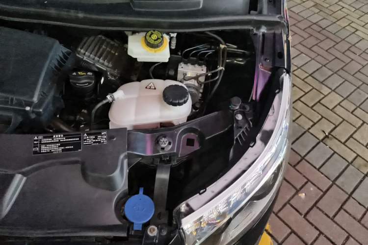 Used Mercedes-Benz Vito 2020 2.0T Business Version 7 Seats Engine Bay Left