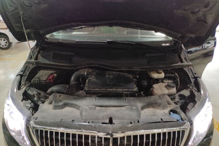 Used Mercedes-Benz Vito 2020 2.0T Elite Version 7 Seats Engine Bay