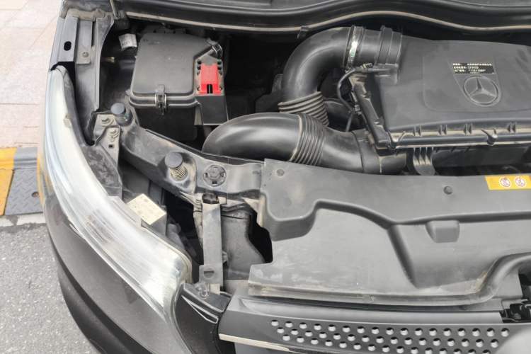 Used Mercedes-Benz Vito 2020 2.0T Business Version 9 Seats Engine Bay Right
