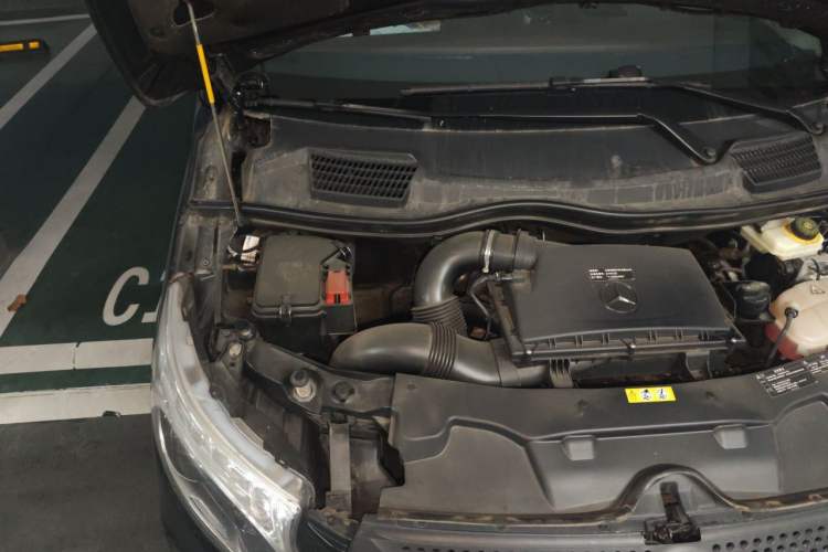 Used Mercedes-Benz Vito 2020 2.0T Elite Version 7 Seats Engine Bay Right