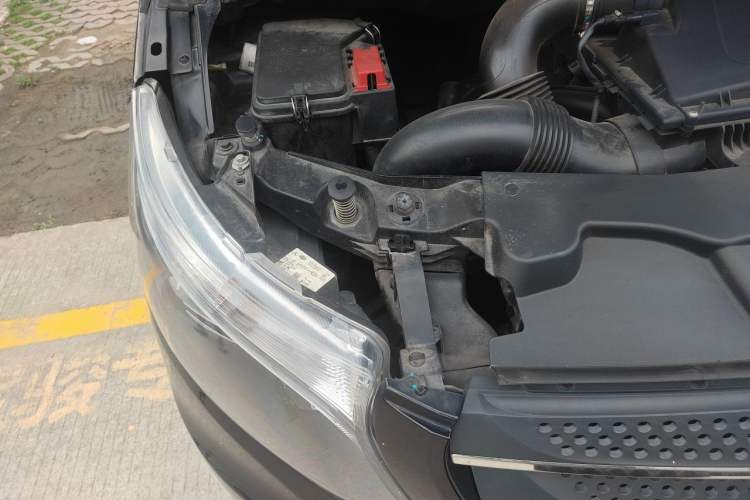Used Mercedes-Benz Vito 2020 2.0T Elite Version 7 Seats Engine Bay Right