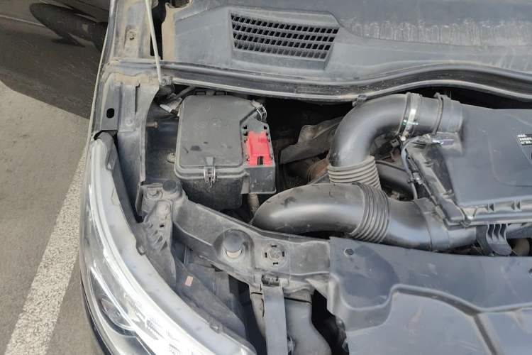 Used Mercedes-Benz Vito 2020 2.0T Business Version 7 Seats Engine Bay Right