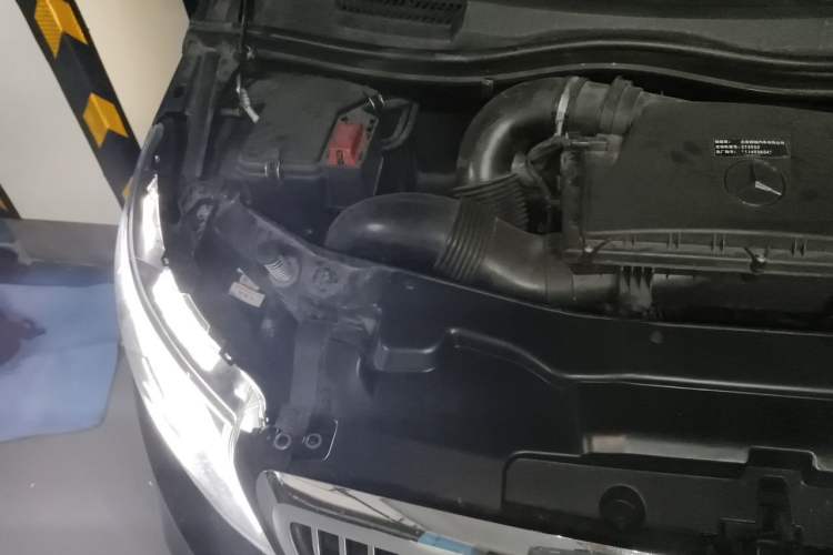 Used Mercedes-Benz Vito  Engine Bay Right