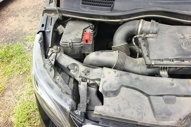 Used Mercedes-Benz Vito 2020 2.0T Elite Version 7 Seats Engine Bay Right