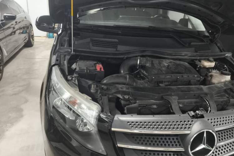 Used Mercedes-Benz Vito 2020 2.0T Elite Version 7 Seats Engine Bay Right