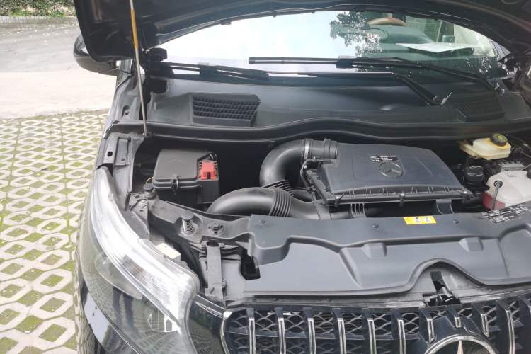Used Mercedes-Benz Vito 2020 2.0T Elite Version 7 Seats Engine Bay Right