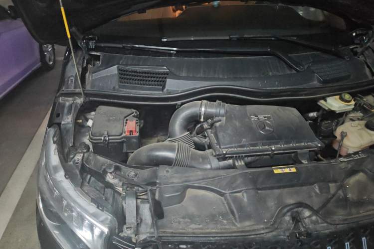 Used Mercedes-Benz Vito 2020 2.0T Elite Version 7 Seats Engine Bay Right