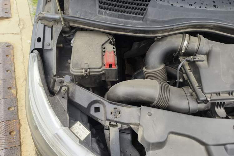Used Mercedes-Benz Vito 2020 2.0T Elite Version 9 Seats Engine Bay Right