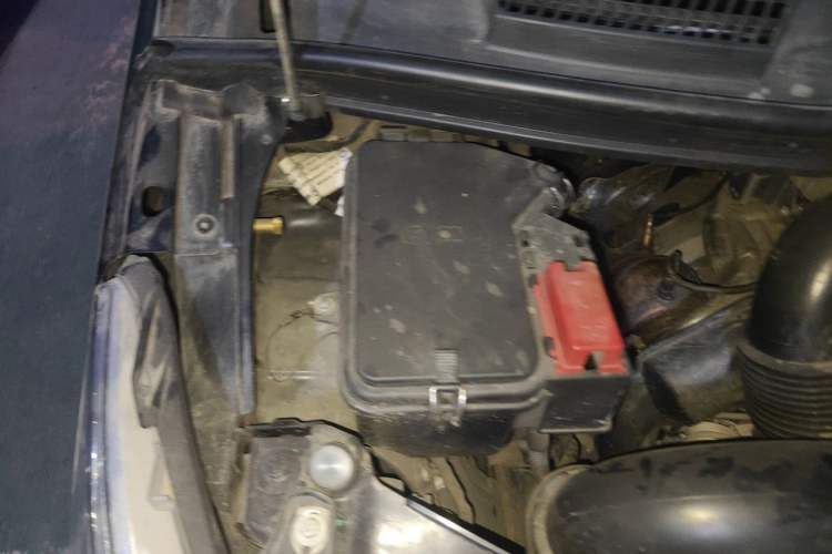 Used Mercedes-Benz Vito 2020 2.0T Elite Version 7 Seats Engine Bay Right