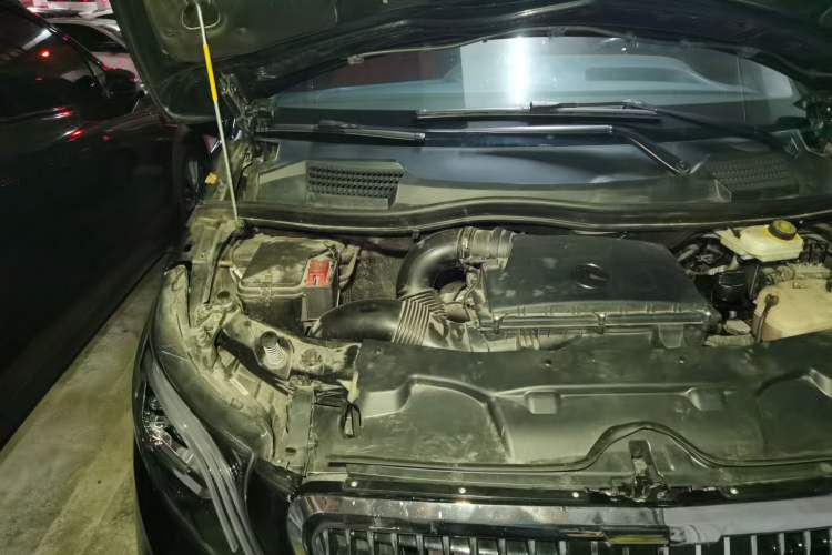 Used Mercedes-Benz Vito 2020 2.0T Business Version 7 Seats Engine Bay Right
