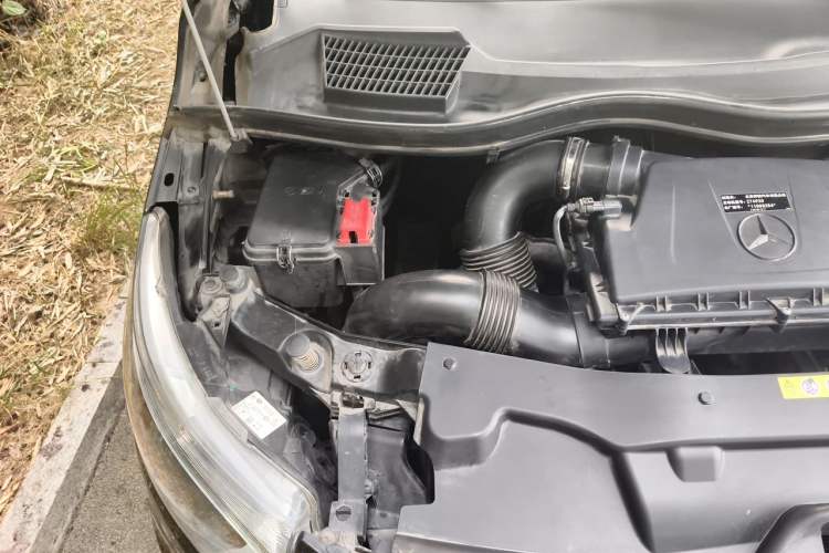 Used Mercedes-Benz Vito 2020 2.0T Elite Version 7 Seats Engine Bay Right