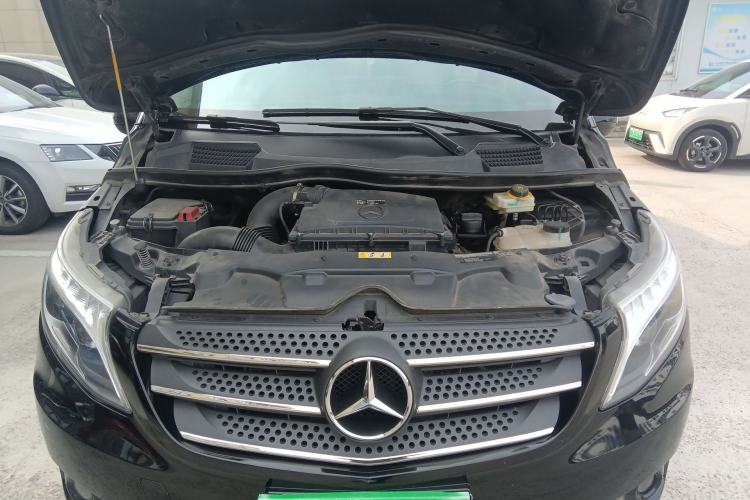 Used Mercedes-Benz Vito 2020 2.0T Elite Version 7 Seats Engine Bay