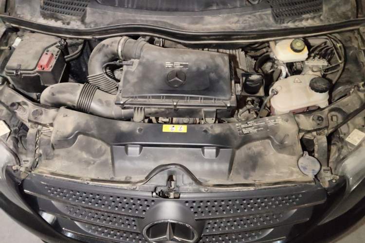 Used Mercedes-Benz Vito 2020 2.0T Business Version 7 Seats Engine Bay