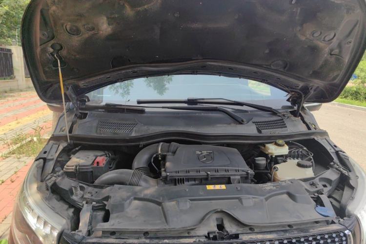 Used Mercedes-Benz Vito 2020 2.0T Elite Version 7 Seats Engine Bay