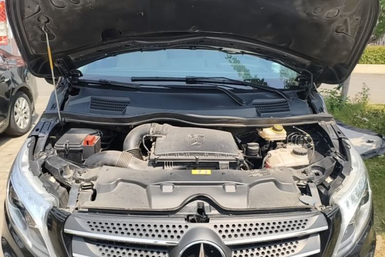 Used Mercedes-Benz Vito 2020 2.0T Elite Version 7 Seats Engine Bay