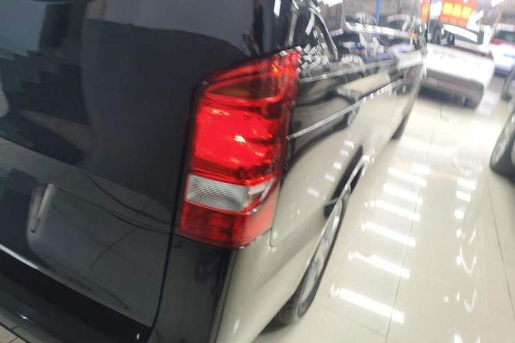 Used Mercedes-Benz Vito 2020 2.0T Elite Version 7 Seats Exterior 1