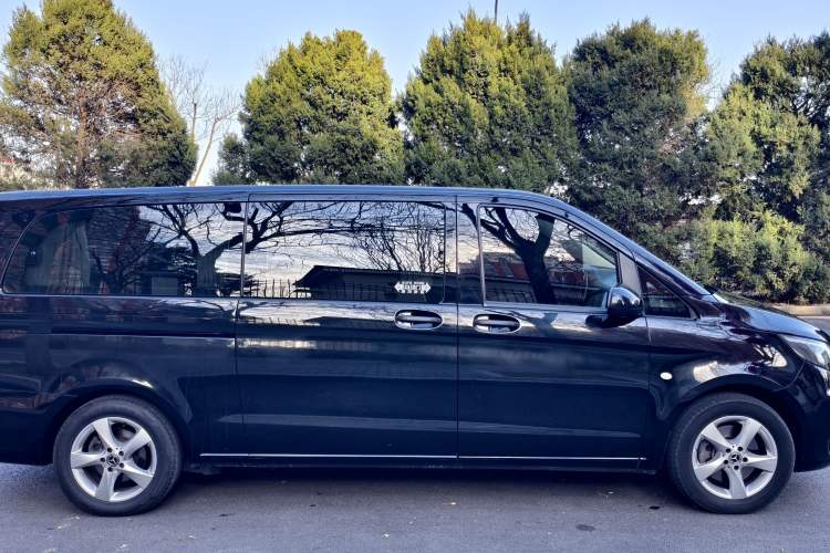 Used Mercedes-Benz Vito 2020 2.0T Business Version 7 Seats Exterior 3