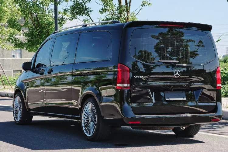 Used Mercedes-Benz Vito 2020 2.0T Business Version 7 Seats Exterior 3