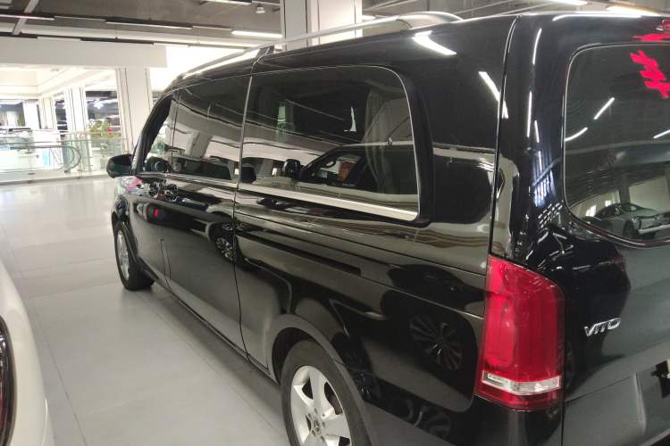 Used Mercedes-Benz Vito 2020 2.0T Business Version 7 Seats Exterior 3