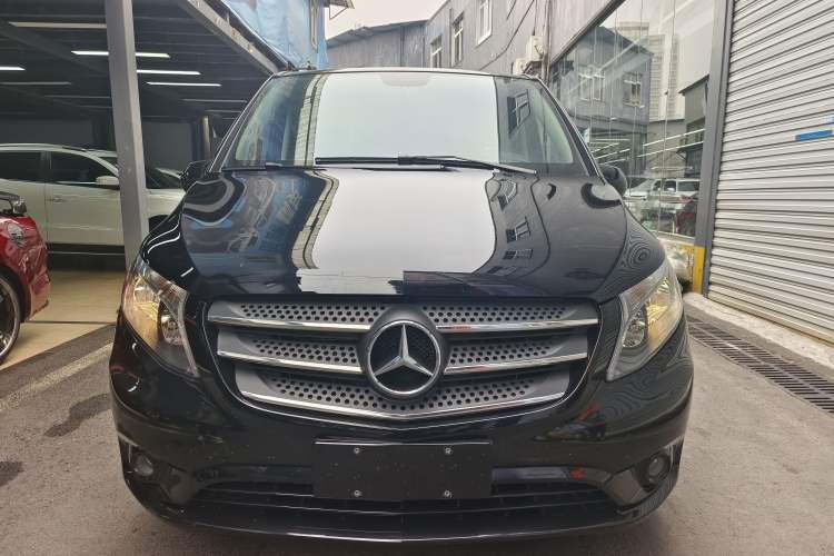 Used Mercedes-Benz Vito 2020 2.0T Elite Version 7 Seats Exterior 4
