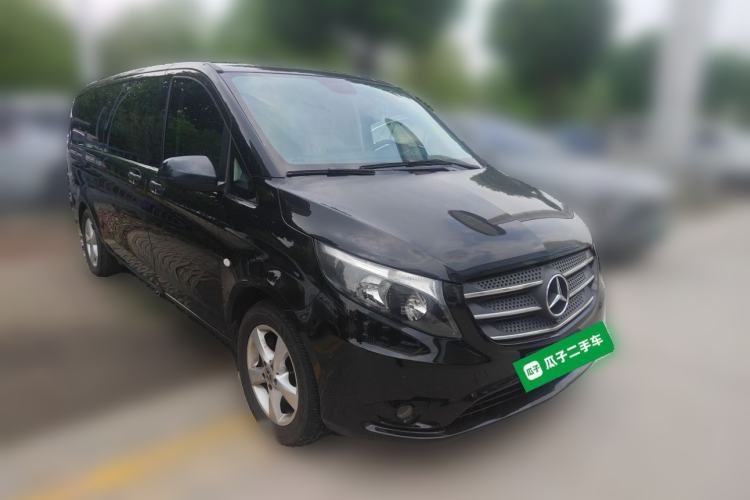 Used Mercedes-Benz Vito 2020 2.0T Elite Version 7 Seats Front Right 45 Deg