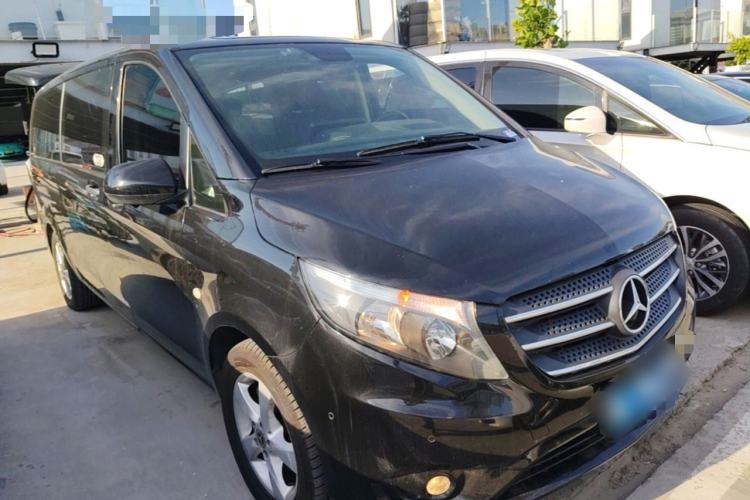 Used Mercedes-Benz Vito 2020 2.0T Business Version 7 Seats Front Right 45 Deg