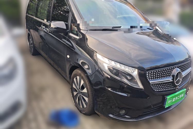 Used Mercedes-Benz Vito 2020 2.0T Elite Version 7 Seats Front Right 45 Deg