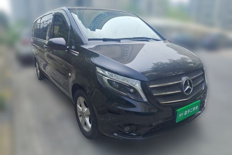 Used Mercedes-Benz Vito 2020 2.0T Business Version 7 Seats Front Right 45 Deg