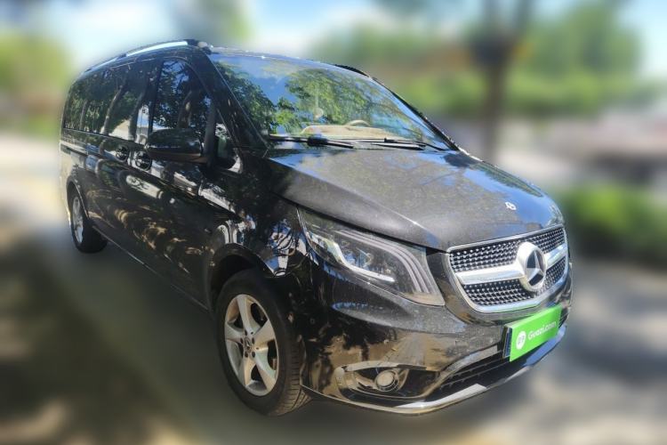 Used Mercedes-Benz Vito 2020 2.0T Business Version 7 Seats Front Right 45 Deg