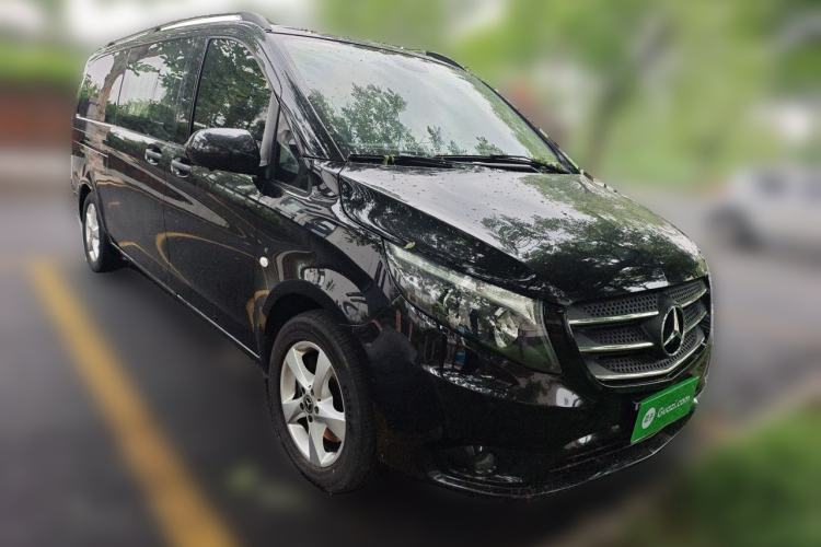 Used Mercedes-Benz Vito 2020 2.0T Elite Version 7 Seats Front Right 45 Deg