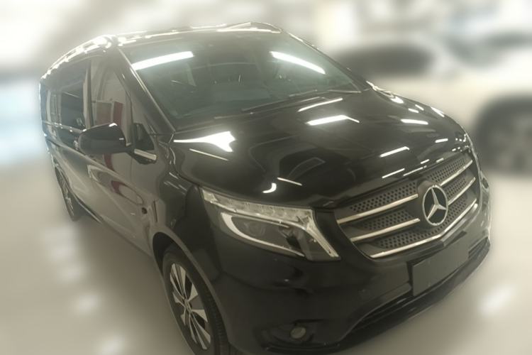 Used Mercedes-Benz Vito 2020 2.0T Elite Version 7 Seats Front Right 45 Deg