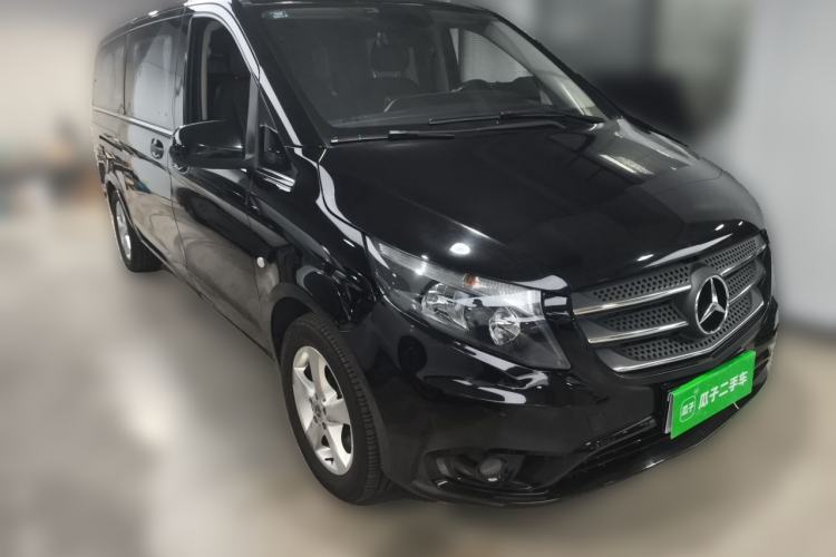 Used Mercedes-Benz Vito 2020 2.0T Elite Version 7 Seats Front Right 45 Deg