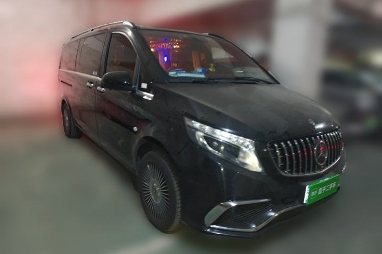 Used Mercedes-Benz Vito 2020 2.0T Elite Version 7 Seats Front Right 45 Deg