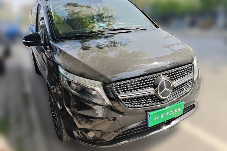 Used Mercedes-Benz Vito 2020 2.0T Elite Version 7 Seats Front Right 45 Deg