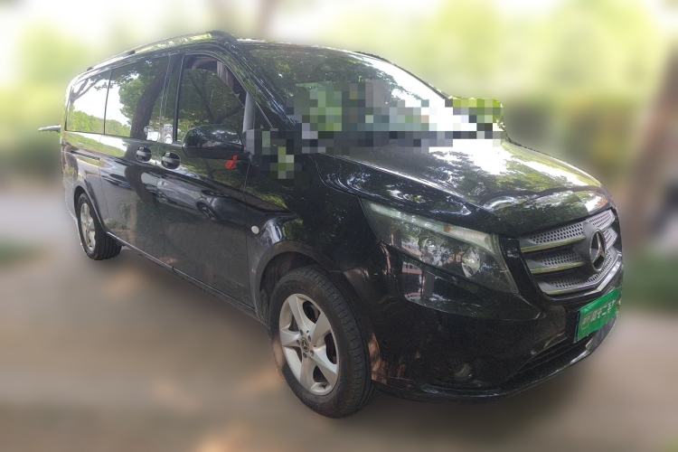 Used Mercedes-Benz Vito 2020 2.0T Elite Version 7 Seats Front Right 45 Deg