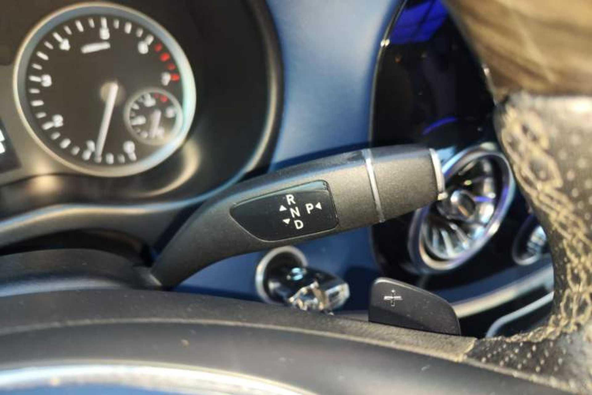 Used Mercedes-Benz Vito 2020 2.0T Business Version 7 Seats Gear Lever