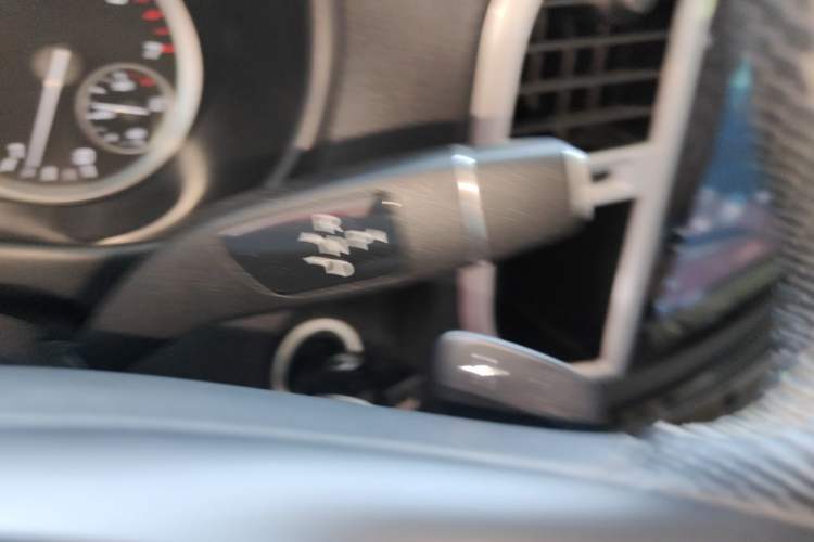Used Mercedes-Benz Vito 2020 2.0T Business Version 7 Seats Gear Lever
