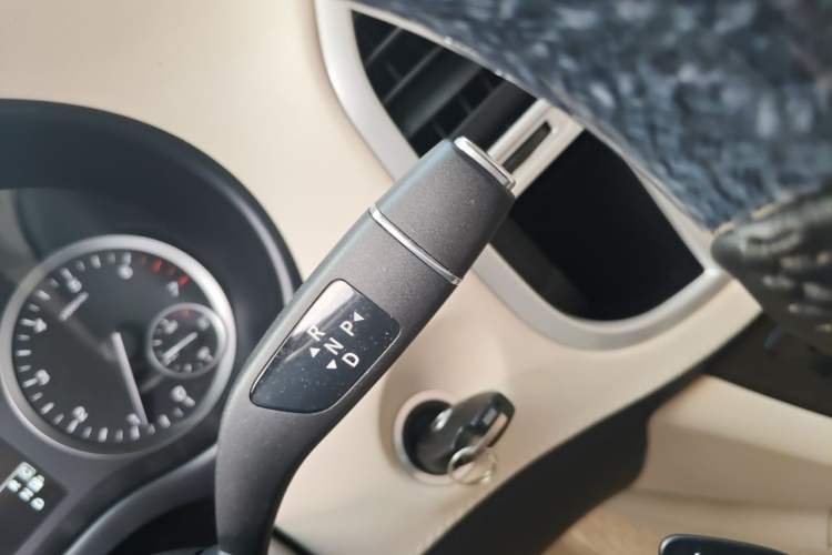 Used Mercedes-Benz Vito 2020 2.0T Business Version 7 Seats Gear Lever