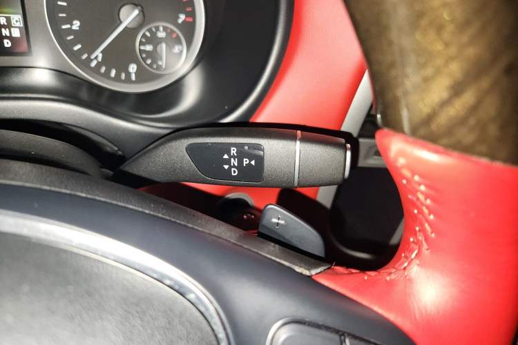 Used Mercedes-Benz Vito 2020 2.0T Elite Version 7 Seats Gear Lever