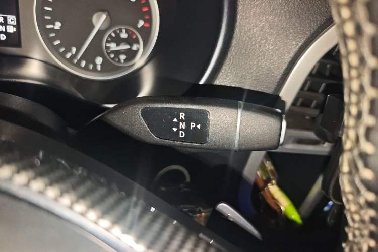 Used Mercedes-Benz Vito 2020 2.0T Business Version 7 Seats Gear Lever