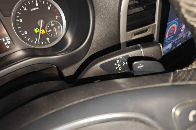 Used Mercedes-Benz Vito 2020 2.0T Business Version 7 Seats Gear Lever