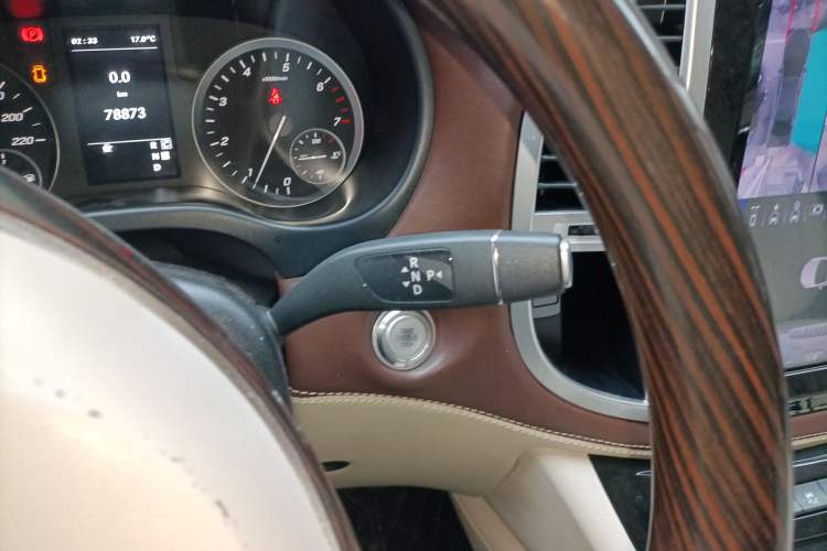 Used Mercedes-Benz Vito 2020 2.0T Business Version 7 Seats Gear Lever