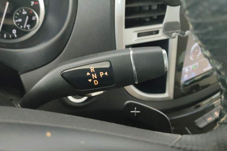 Used Mercedes-Benz Vito 2020 2.0T Elite Version 7 Seats Gear Lever
