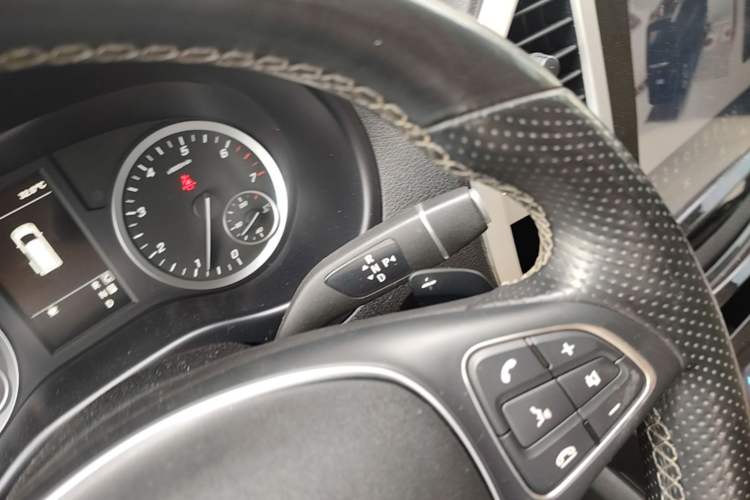 Used Mercedes-Benz Vito 2020 2.0T Business Version 7 Seats Gear Lever