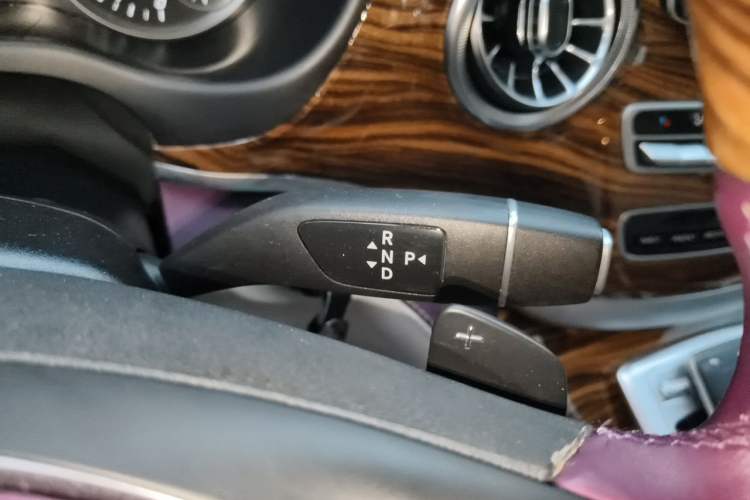 Used Mercedes-Benz Vito 2020 2.0T Business Version 7 Seats Gear Lever