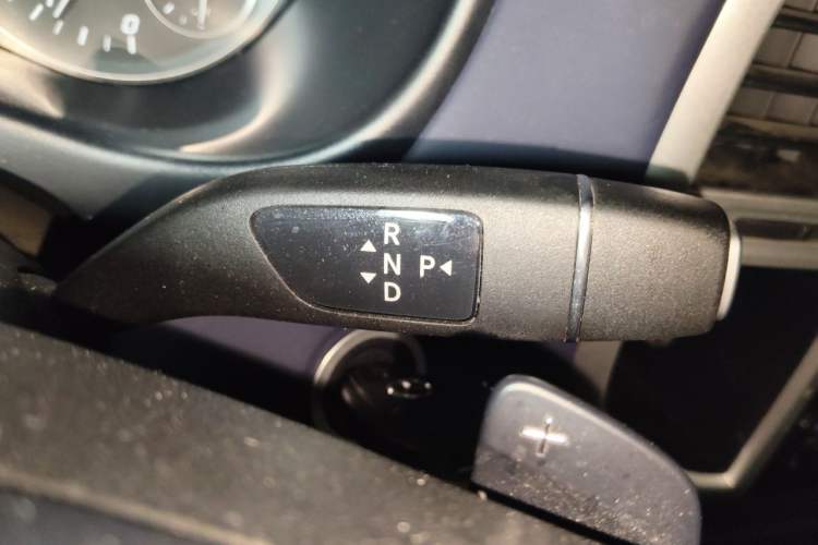 Used Mercedes-Benz Vito 2020 2.0T Business Version 7 Seats Gear Lever
