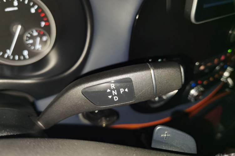 Used Mercedes-Benz Vito 2020 2.0T Business Version 7 Seats Gear Lever