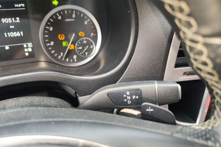 Used Mercedes-Benz Vito 2020 2.0T Business Version 7 Seats Gear Lever