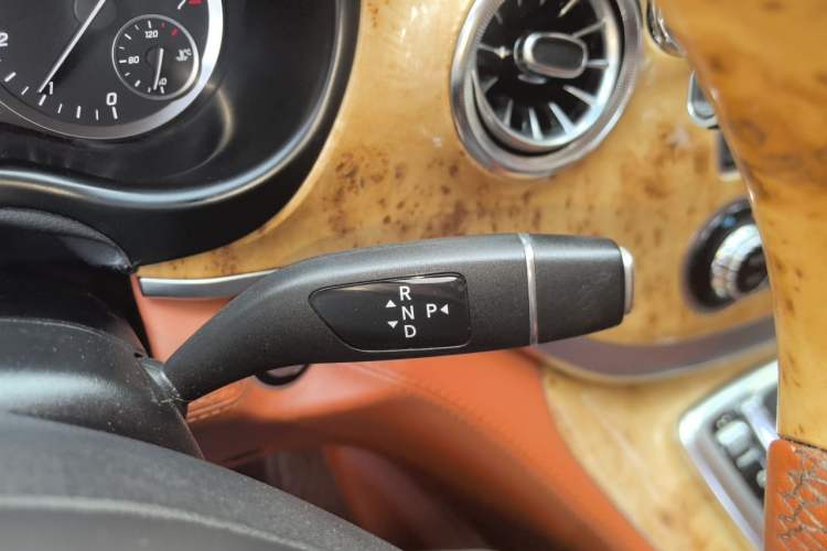 Used Mercedes-Benz Vito 2020 2.0T Business Version 7 Seats Gear Lever